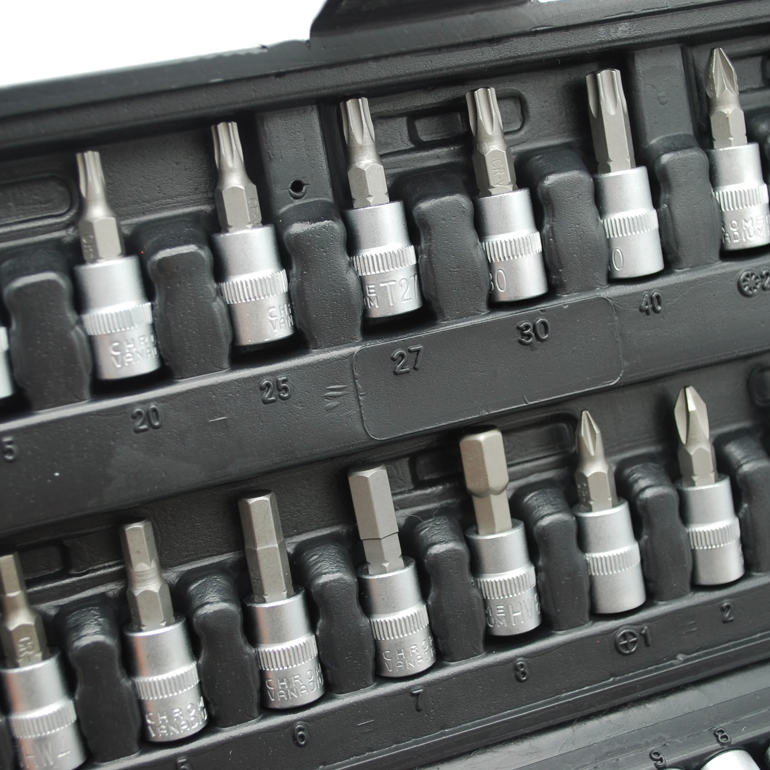 Chiavi a Bussola con Cricchetto 1/4" per auto e fai da te - Set 46 Pezzi - Image 5
